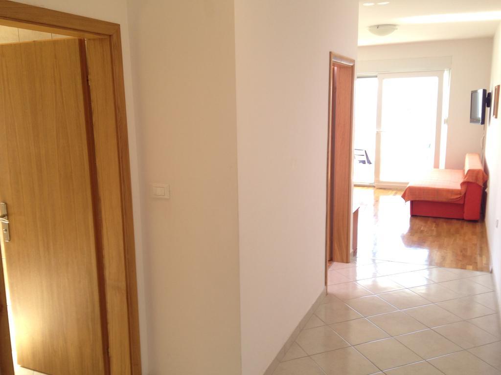 Gala Apartments Omiš Quarto foto